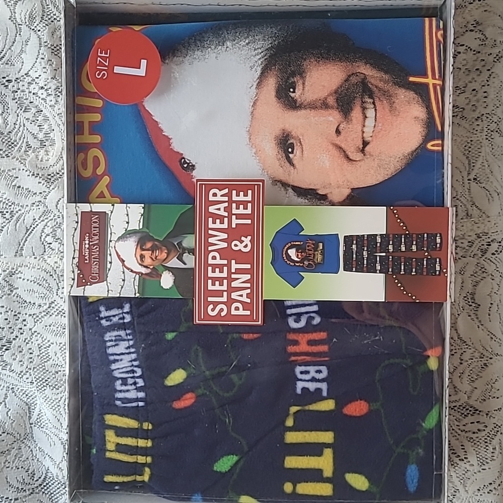 National lampoon Christmas vacation men's Pant and tee pajamas Clark Griswold L